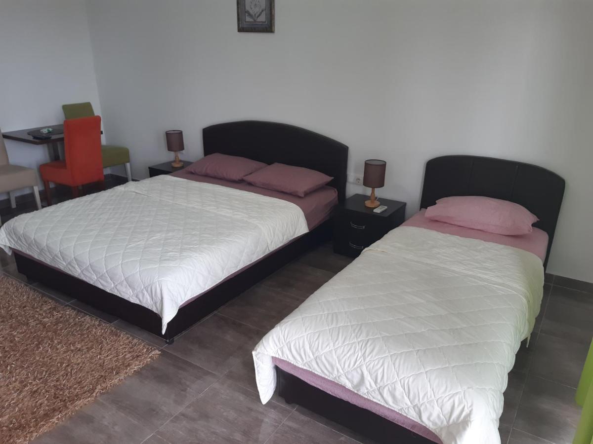 Zara Apartments Ulcinj Esterno foto