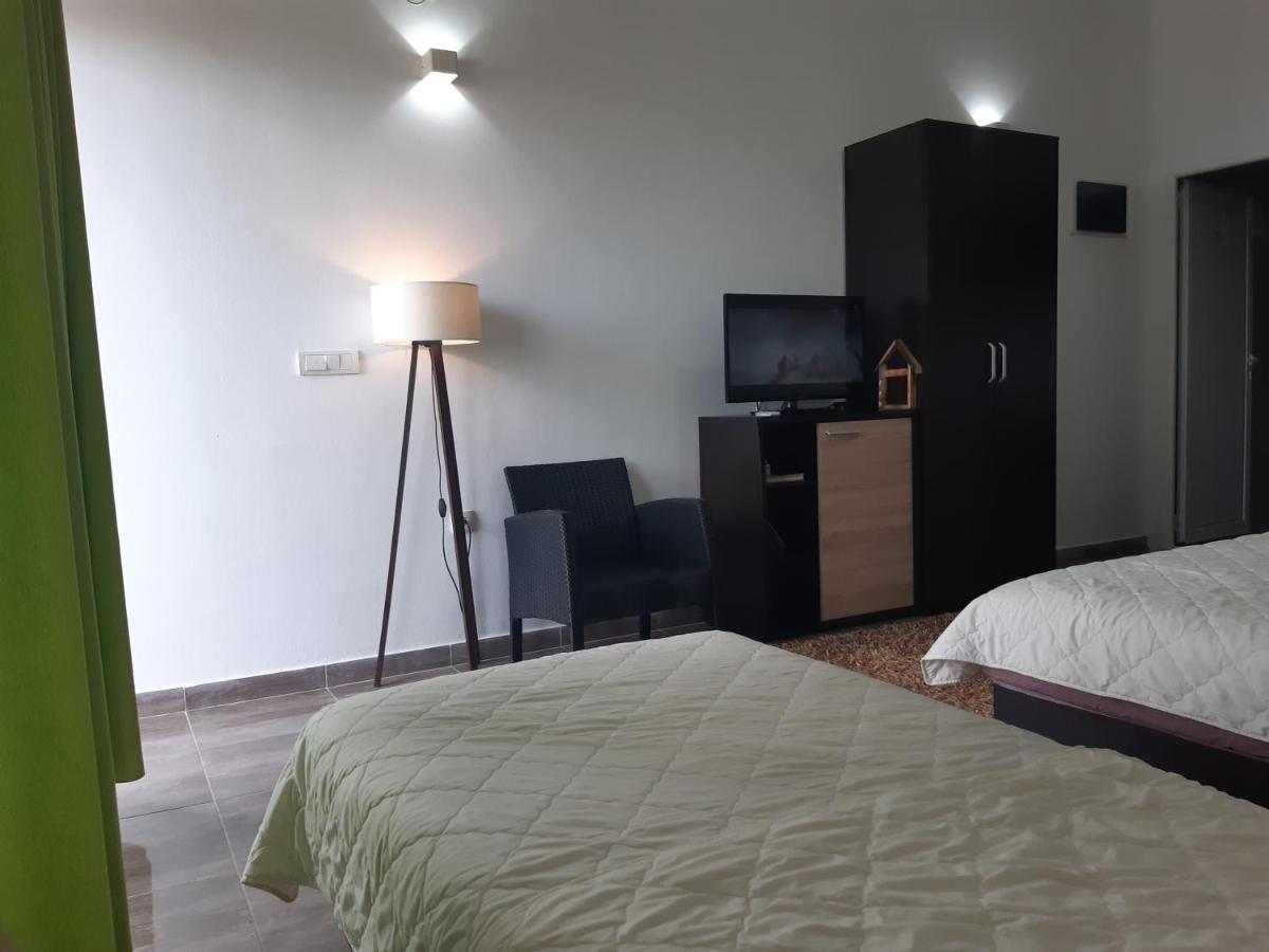 Zara Apartments Ulcinj Esterno foto