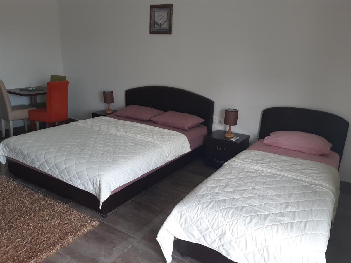 Zara Apartments Ulcinj Esterno foto