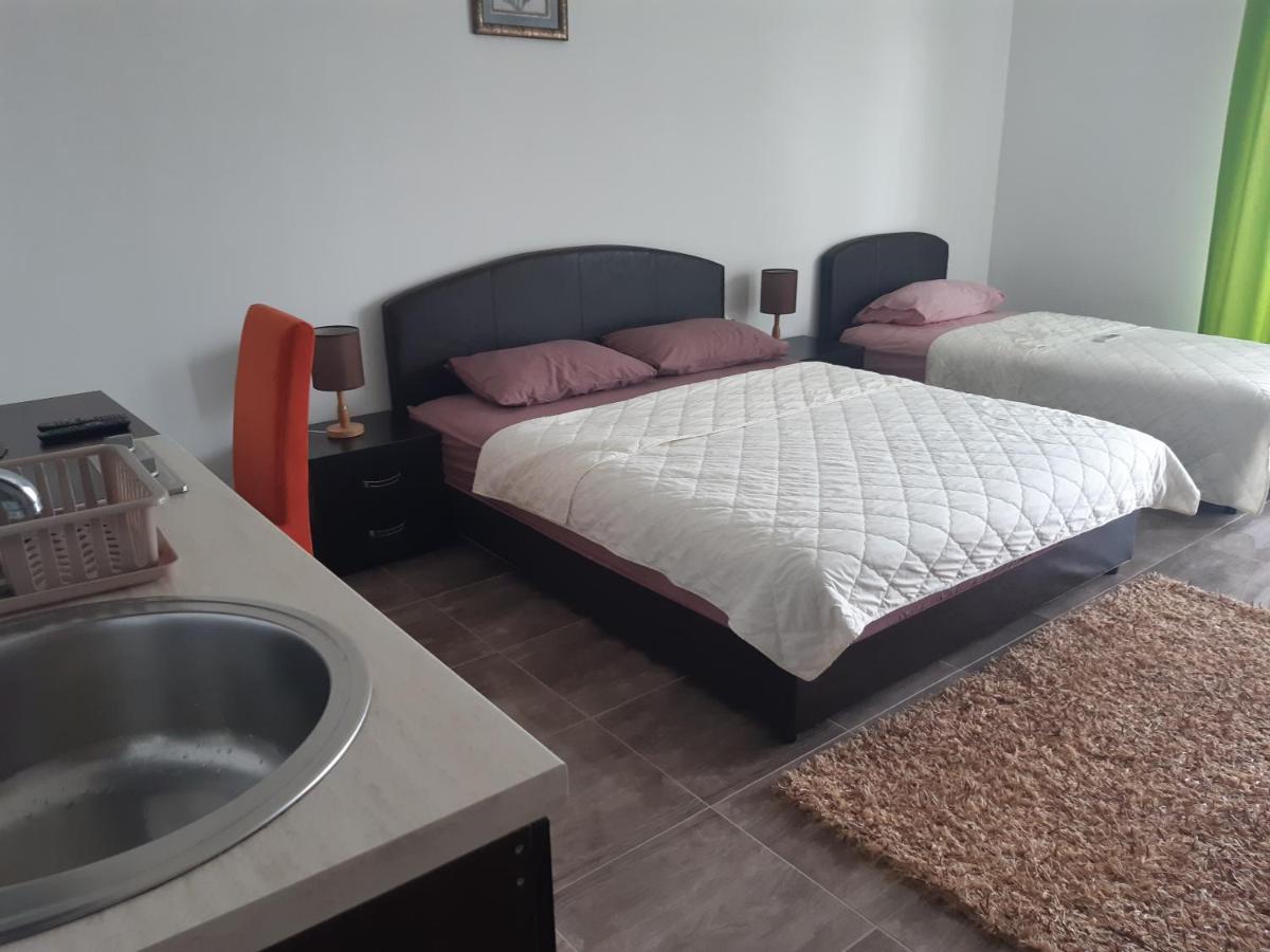 Zara Apartments Ulcinj Esterno foto